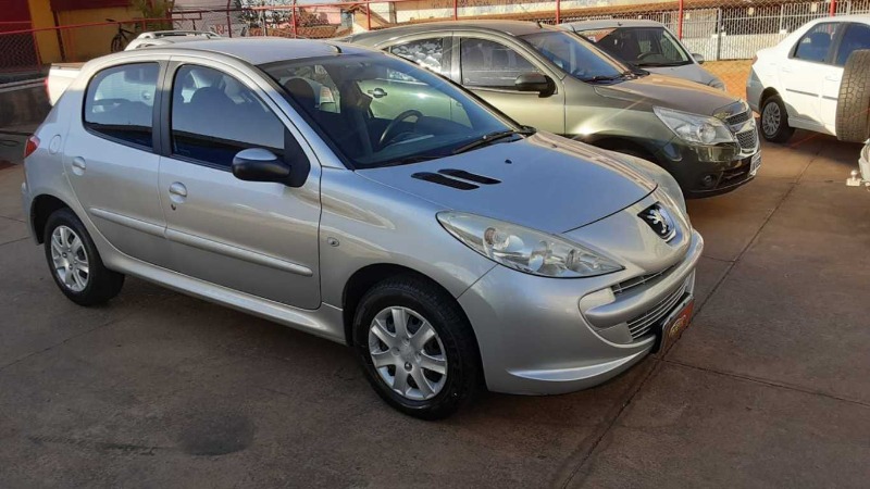 Peugeot 207 XR 1.4 Flex 8V 5p